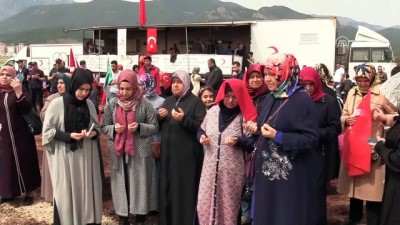 giyabi cenaze namazi - Afrin ilçe merkezinin kontrol altına alınması - Vatandaşlar sevinç gösterisinde bulundu -
 HATAY Videosu