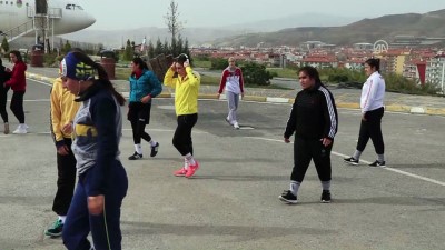 gucunu goster - Genç milli boksörler, Çankırı'da kampa girdi Videosu