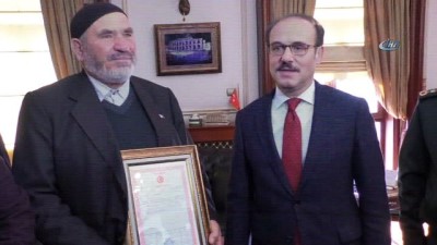 kamu gorevlisi -  Evini Türk Silahlı Kuvvetleri'ne bağışladı  Videosu