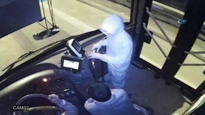tehlikeli oyun -  Otobüs kaçıran dört küçük kafadar kamerada  Videosu