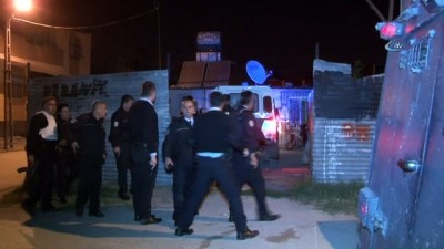 polis araci -  Alkollü şahıs pompalı tüfekle polislere ateş açarak dehşet saçtı  Videosu