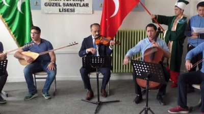 mehteran takimi -  Öğrenciler Mehmetçiğe destek için farklı enstrümanlarla mehter marşı çaldı  Videosu