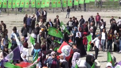 polis noktasi - Doğu ve Güneydoğu'da HDP'nin nevruz kutlamaları - SİİRT Videosu