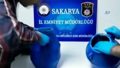 yolcu otobusu -  Peynir bidonlarının içinde uyuşturucu sevkiyatına polis engeli  Videosu