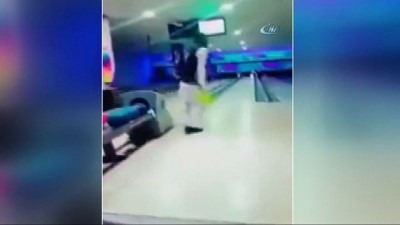  - Bovling Topunu Tavana Nişanladı 