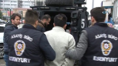  Esenyurt'ta 2 kişinin ölümünün şüphelisi olan şahıs adliyeye sevk edildi 