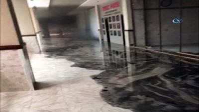  Pendik'te AVM içindeki dükkanda yangın çıktı 