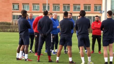 Sumudica: “Kötü bir dönemden geçiyoruz”