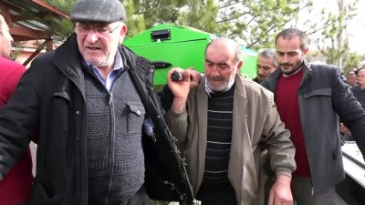 koy mezarligi - Silahlı saldırıda öldürülen Celal Koral defnedildi - SİVAS  Videosu