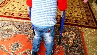 yurume engelli - Korunmaya muhtaç çocukların ŞEFKAT YUVALARI - Yürüme engelli Ahmet'e kol kanat gerdiler - OSMANİYE Videosu