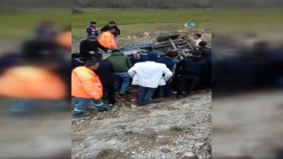 saglik ekibi -  Sakarya’da patpat devrildi: 1 ölü Videosu