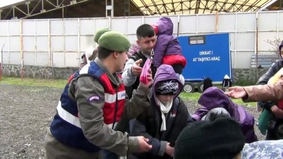 avro - 43 yabancı uyruklu yakalandı - BALIKESİR  Videosu