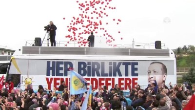 il kongresi - Cumhurbaşkanı Erdoğan, salon dışındaki vatandaşlara hitap etti - TRABZON Videosu