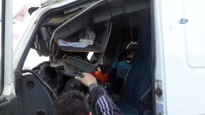 kaygan zemin -  İzmir’de TIR yoldan çıktı: 1 yaralı  Videosu