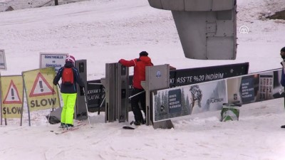 yapay kar - Kartalkaya'da kayak mevsimi kapandı - BOLU  Videosu