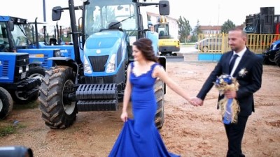 yagmurlu -  Gelin damat için Traktör bayiisi stüdyo oldu  Videosu