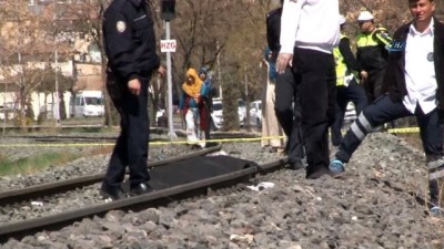 makinist -  Tren kazası:1 ölü... Ceset, 1 saat sonra olay yerinden tekrar dönen makinistlerin fark etmesiyle bulundu  Videosu