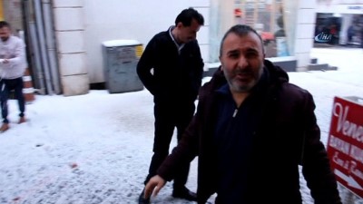 mahsur kaldi -  Edirne’yi dolu yağışı vurdu... TEM’de tırlar mahsur kaldı Videosu