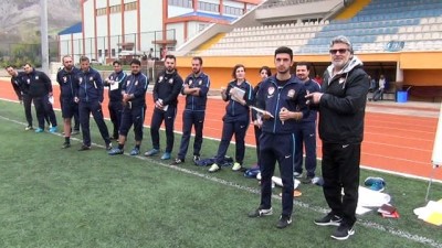 futbol okulu - TFF geleceğin antrenörlerini Tokat'ta yetiştiriyor  Videosu