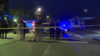 yaya trafigi - Beşiktaş'ta kafede silahlı kavga: 1 ölü, 3 yaralı - İSTANBUL  Videosu