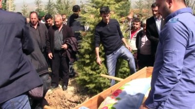 koy mezarligi -  Hisarcık’ta 2 yılda vefat eden 4. muhtar toprağa verildi Videosu