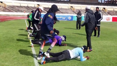 kadin futbolcu - Libyalı kadın futbolcuların mücadelesi sahayla sınırlı değil - TRABLUS  Videosu