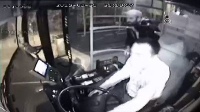 arac kamerasi - Otobüs seyir halindeyken şoförün boğazına bıçak dayadı - HATAY Videosu