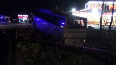 direksiyon -  Yolcu otobüsü kontrolden çıktı: 2 ölü 33 yaralı  Videosu