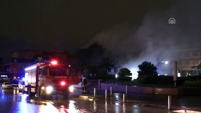 alisveris merkezi - Alışveriş merkezinde yangın - BURSA  Videosu