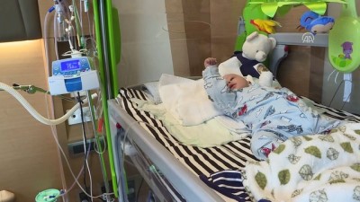 batin - Bosnalı Arslan bebeğin beynindeki tümör küçülüyor - İSTANBUL  Videosu