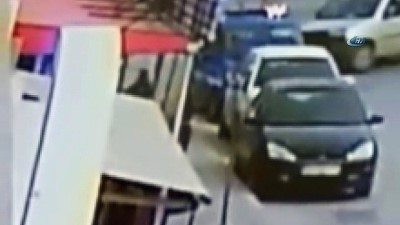 minibus kazasi -  Freni patlayan minibüs kamerada... Çarptığı zabıta memuru hayatını kaybetti  Videosu