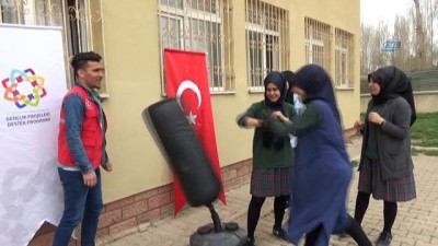 genclik merkezi -  Öğrenciler 'Mobil gençlik merkezi' ile eğleniyor  Videosu