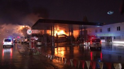 oto lastigi -  Oto sanayi sitesinde büyük yangın: 6 iş yeri küle döndü  Videosu