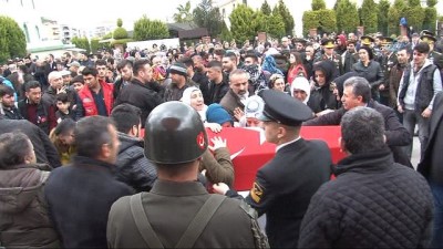 general -  Kaza sonucu şehit olan asker son yolculuğuna uğurlandı  Videosu