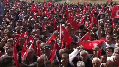 Başbakan Yıldırım: 'Türkiye'ye ihanet edenler kaçacak delik arıyorlar' - İZMİR