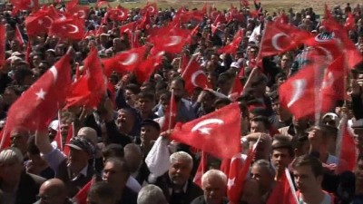  Başbakan Yıldırım: 'Türkiye'ye ihanet edenler şimdi kaçacak delik arıyorlar'