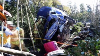  Şile otoyolunda kaza: 3 yaralı... Araçta sıkışan eşini yalnız bırakmadı