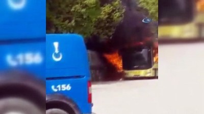 belediye otobusu -  Yolcusu olan otobüs alev alev yandı Videosu