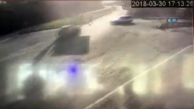  Zonguldak'ta trafik kazası güvenlik kamerasında 