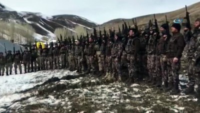 kahramanlik -  Erzurum’da hücre evinde 4 teröristi etkisiz hale getiren komandolar, operasyon sonrası ‘Komando Andını” söyledi  Videosu