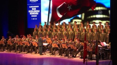 Aleksandrov Rus Kızılordu Korosu İstanbul'da konser verdi - İSTANBUL