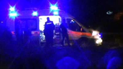 direksiyon -  Otomobil dereye uçtu: 2 yaralı  Videosu