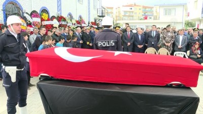 bicakli saldiri - Şehit polis memuru Çelik, son yolculuğuna uğurlandı (3) - İZMİR Videosu