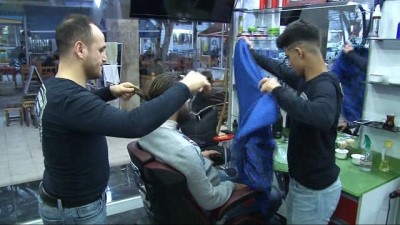 televizyon -  Antalyalı gazeteci, 10 yıldır uzattığı saçlarını lösemi tedavisi gören çocuklara bağışladı  Videosu