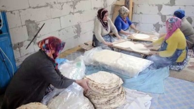tandir ekmegi -  Darendeli kadınlardan Mehmetçiğe tandır ekmeği  Videosu