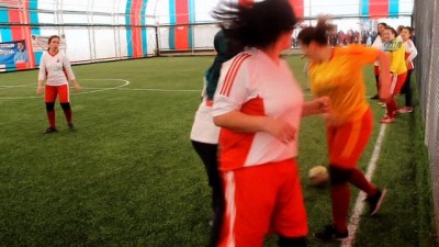 ogrenci velisi -  Denizli'de 'Annem Futbol Oynuyor' organizasyonu  Videosu
