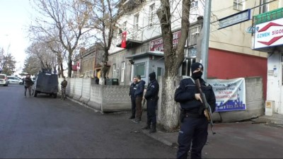 silahli kavga -  Kars’ta cinayet zanlıları adliyeye sevk edildi  Videosu