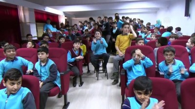 milli guresci - Milli güreşçi Rıza Kayaalp, öğrencilerle buluştu - ANKARA  Videosu