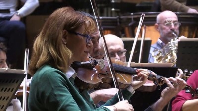 orkestra sefi - Usta kadın müzisyenler CSO konserinde - ANKARA Videosu