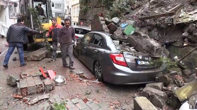 istinat duvari - Beyoğlu'nda istinat duvarı çöktü - İSTANBUL Videosu